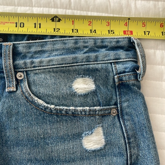 Lucky Brand. Excellent preowned condition. blue jeans shorts size 6/28. - Picture 8 of 10